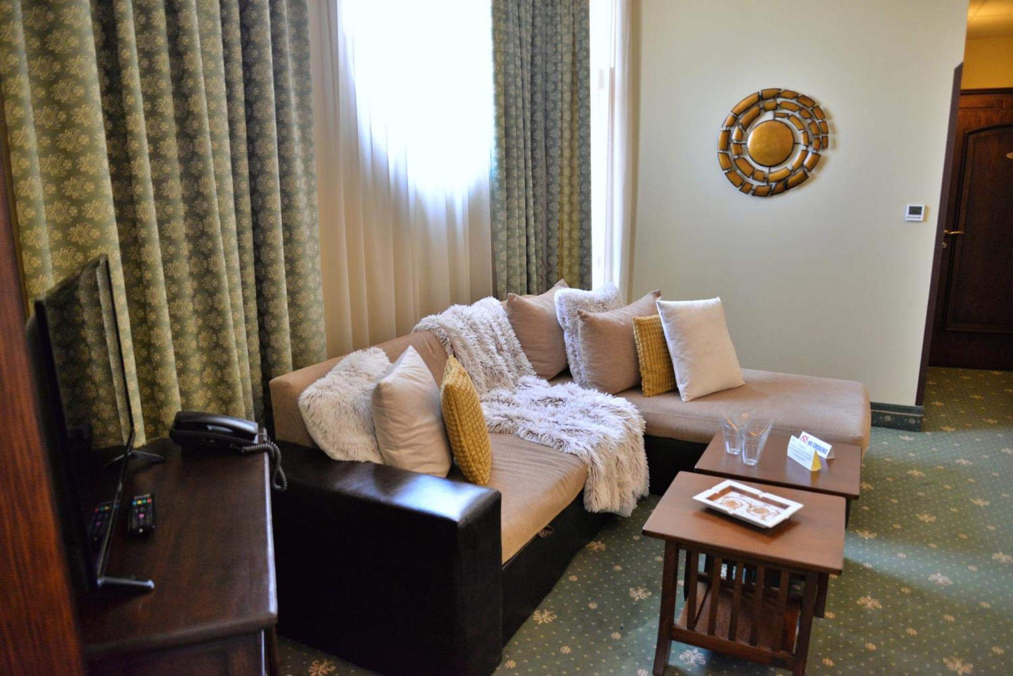 Retro Hotel Haskovo Bilik gambar